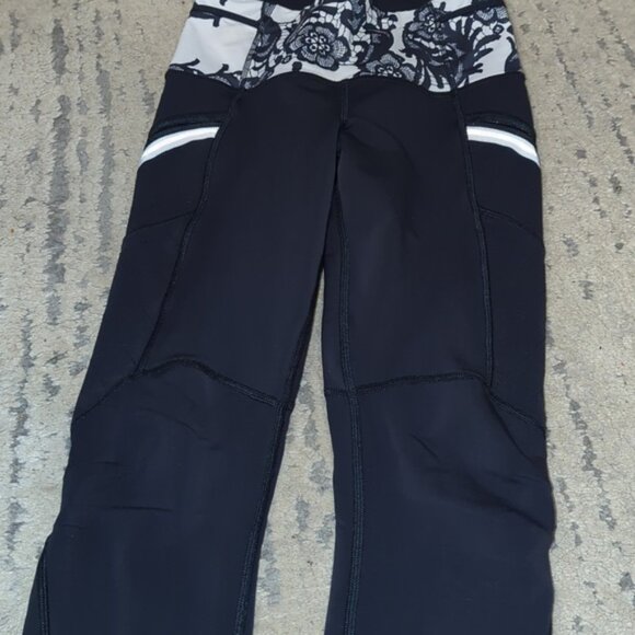 Lululemon Run: Toasty Tech Tight Black / Laceoflage Polar Cream Black - Picture 10 of 16